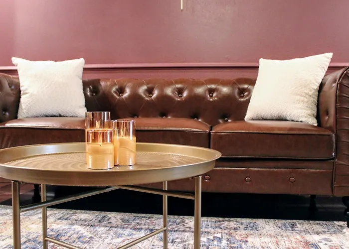 The Brooks Hotel Restaurant And Lounge