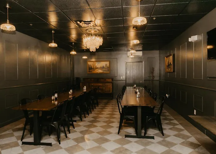 The Brooks Hotel Restaurant And Lounge