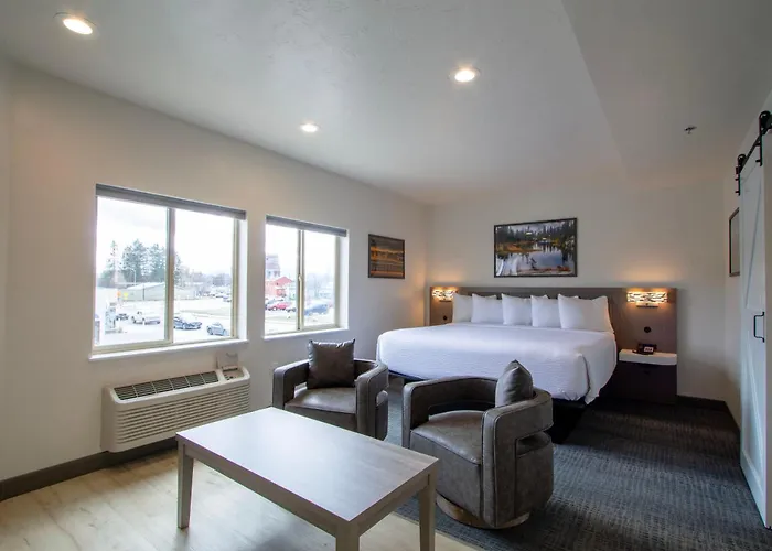 Sandpoint Hotel & Suites Downtown